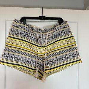 Loft Shorts w black and yellow mixed stripes